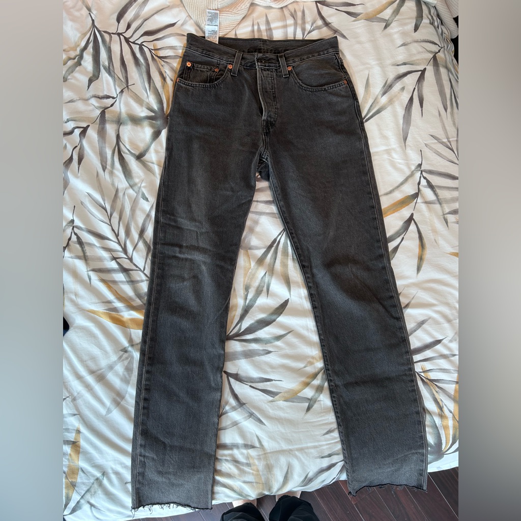 Levi’s 501 Off Black Raw Hem Straight Cut Jeans 27w 32l